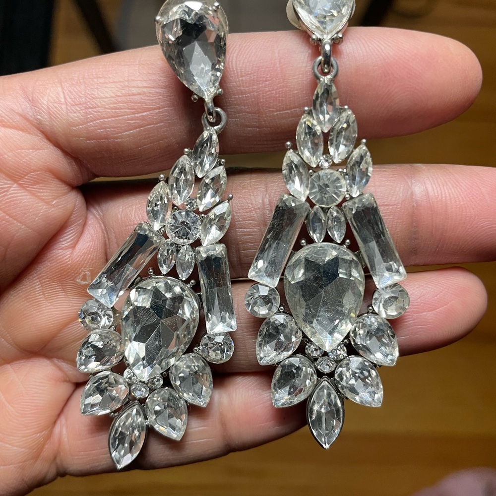 Elegant Silver Crystal Drop Earrings